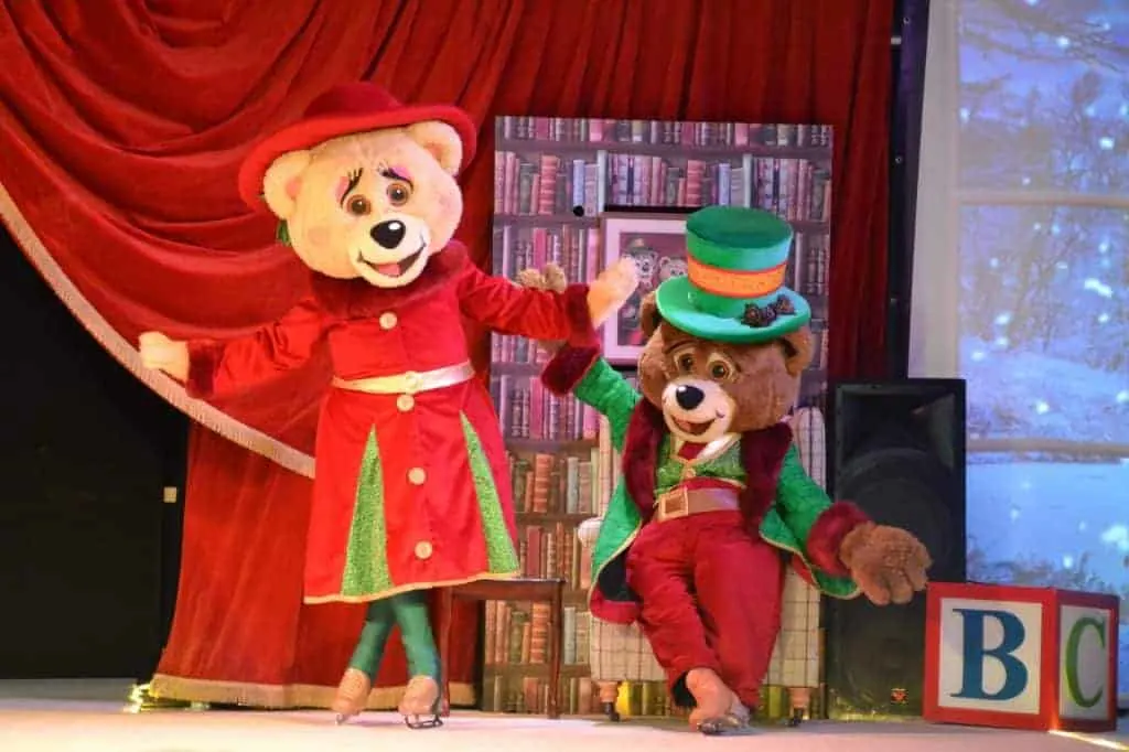 Buddy and Blossom in Christmas show at Crealy
