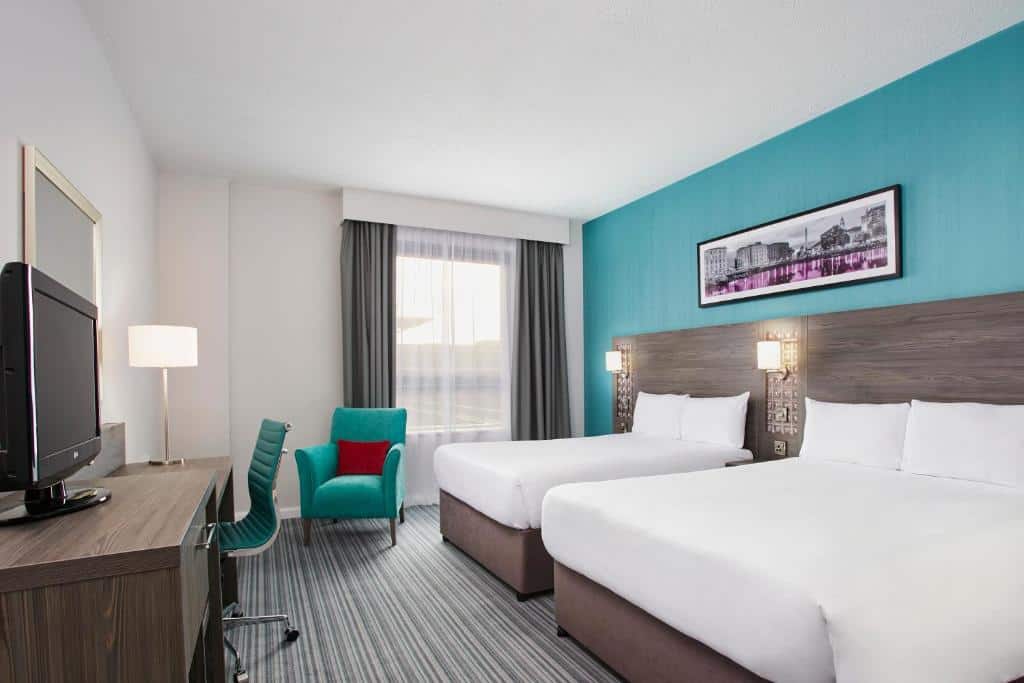 Room at the Leonardo Hotel in Plymouth with two double beds