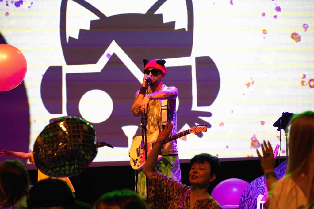 Performer at Poco family rave